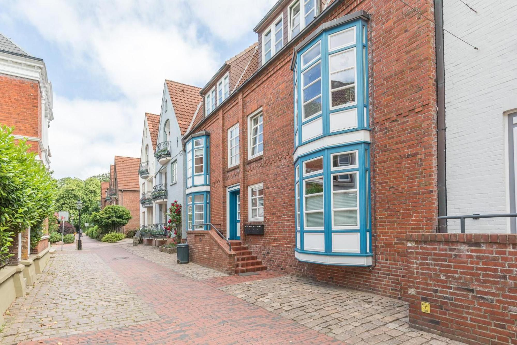 Luette Stuuv Im Schlossgang * Husum (Schleswig-Holstein)
